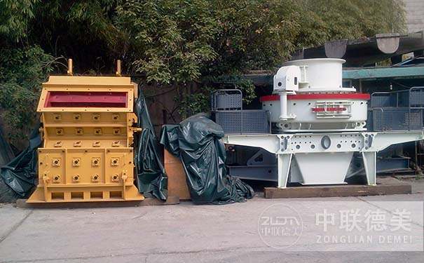 沖擊式破碎機(jī)工作原理圖