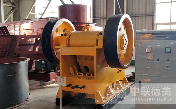 輝綠巖制砂機？